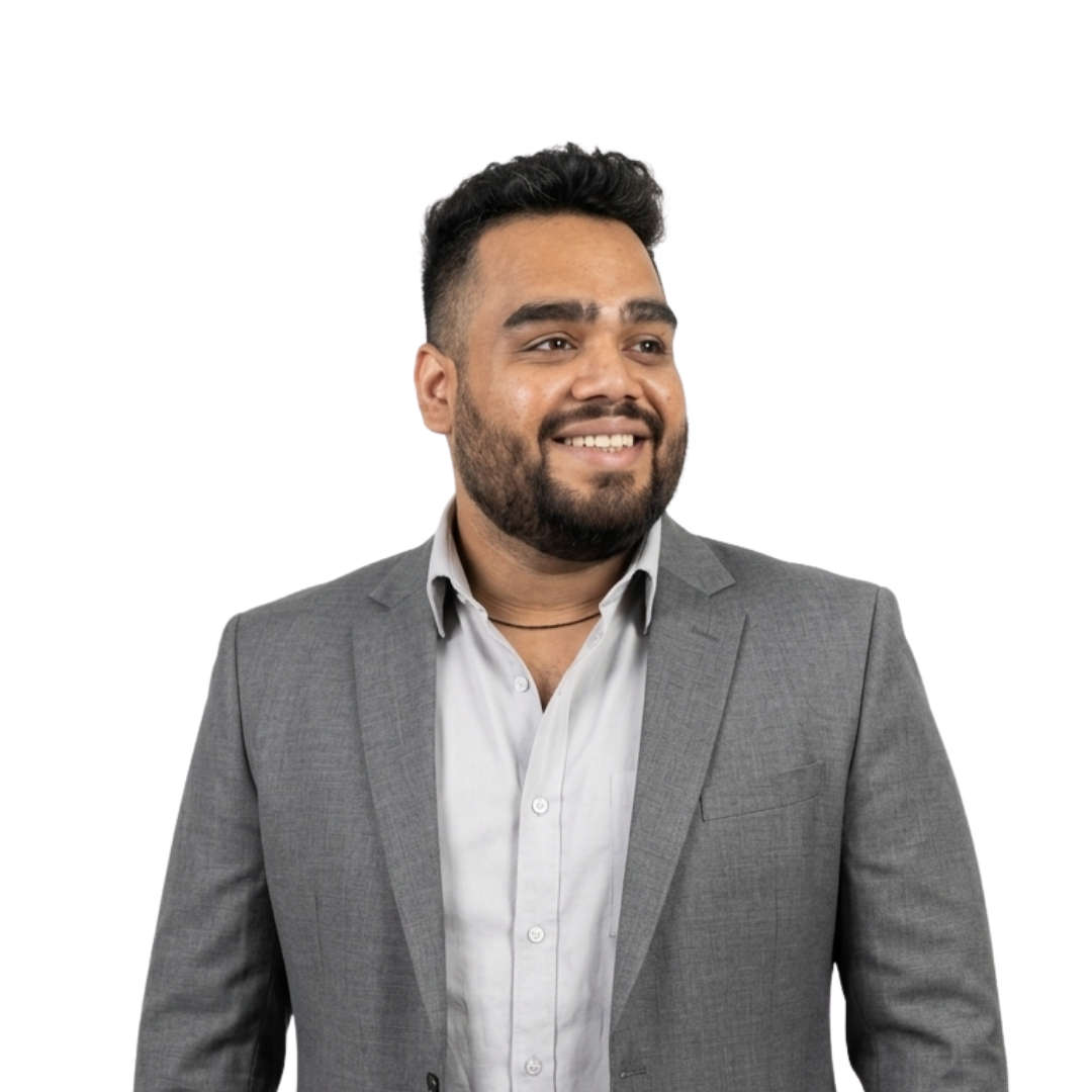 Traderz Den founder leading an online market education course